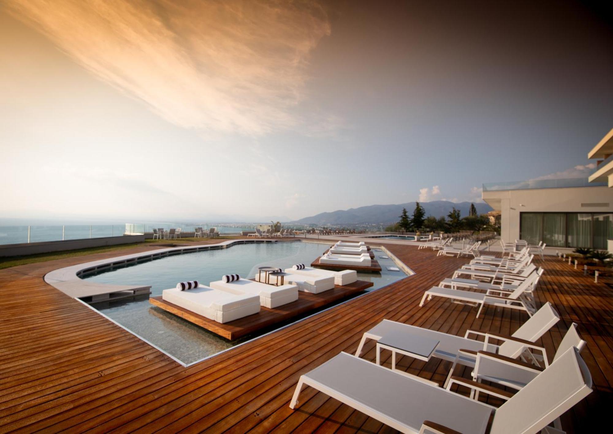 Messinian Icon Hotel&Suites Kalamata Esterno foto